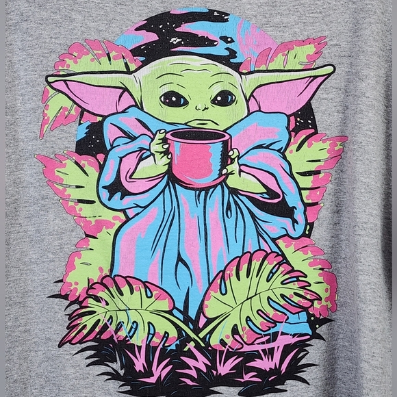 Star Wars Men's Gray T-Shirt with Colorful Yoda Graphic,  sz LG - Picture 2 of 11
